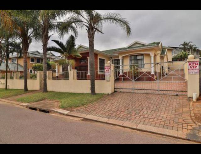 4 BEDROOM HOUSE FOR SALE IN EDGEMOUNT ESTATE